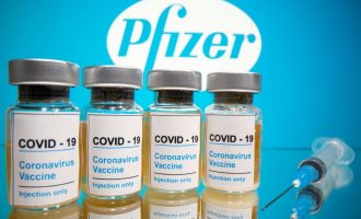 Κορωνοϊός: H Ευρωπαϊκή Ένωση υπέγραψε το συμβόλαιο για το εμβόλιο των Pfizer και BioNTech