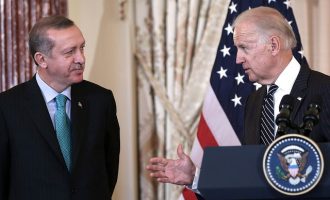 ΟΙ ΗΠΑ «χαϊδεύουν» τον Ερντογάν: «Συγχωροχάρτι» για τις αντιρρήσεις για ένταξη στο ΝΑΤΟ Σουηδίας και Φινλανδίας