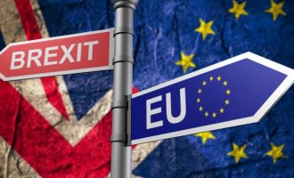 Brexit: Αδύνατη αυτή τη στιγμή μια εμπορική συμφωνία ΕΕ-Βρετανίας