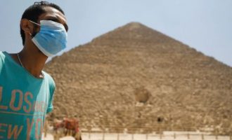Αίγυπτος: Οι ανεμβολίαστοι δημόσιοι υπάλληλοι δεν θα λαμβάνουν τους μισθούς τους