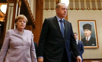 Η Γερμανία απεργάζεται για την Ελλάδα εθνική καταστροφή και συνθηκολόγηση