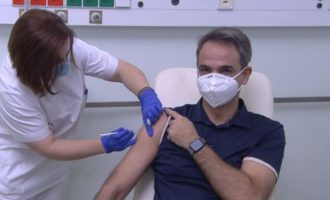 Εμβολιάστηκε ο Κυριάκος Μητσοτάκης: «Το εμβόλιο είναι ασφαλές»