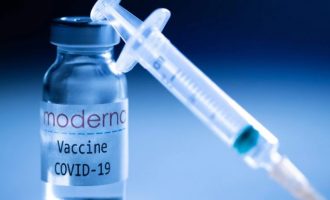 ΗΠΑ: Το εμβόλιο της Moderna έλαβε άδεια κατεπείγουσας χρήσης