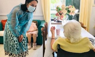 Έκανε το εμβόλιο για τον κορωνοϊό η γηραιότερη γυναίκα στην Ελλάδα