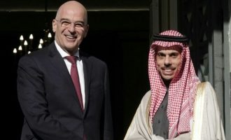 Την ενίσχυση της συνεργασίας Ελλάδας-Σαουδικής Αραβίας συζήτησε ο Δένδιας με τον πρίγκιπα Φαϊζάλ