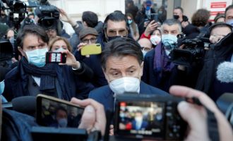«Ζυμώσεις» για να βρεθεί λύση στην πολιτική κρίση στην Ιταλία