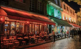 Παρίσι: Η αστυνομία έκλεισε 24 εστιατόρια που λειτουργούσαν παράνομα εν μέσω κορωνοϊού