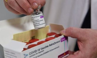Ο Βρετανός υφυπ. Υγείας υπερασπίζεται το εμβόλιο της AstraZeneca