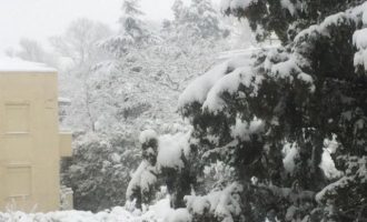 Καιρός: Δείτε «ζωντανά» την επέλαση του χιονιά στην Αττική και σε όλη την Ελλάδα