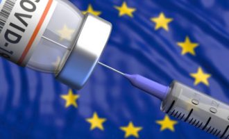 La Stampa: Η ΕΕ δεν θα ανανεώσει τα συμβόλαια εμβολίων με AstraZeneca και Johnson & Johnson