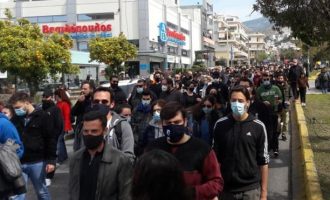 #Πονάω: Χιλιάδες πολίτες διαδήλωσαν από την Κρήτη μέχρι τη Μακεδονία ενάντια στην αστυνομική βία