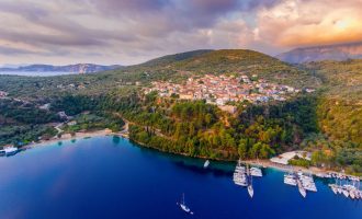Κορωνοϊός: Αυτά είναι τα 8+10 «Covid free» ελληνικά νησιά