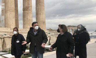ΥΠΠΟΑ: Αυτοψία στον ιερό βράχο της Ακρόπολης – Ανοίγει τη Δευτέρα