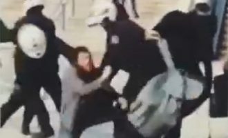 ΣΥΡΙΖΑ-ΠΣ: Η Αστυνομία του Χρυσοχοΐδη ξυλοκόπησε απρόκλητα πολίτες – Έχουν ξεφύγει επικίνδυνα (βίντεο)
