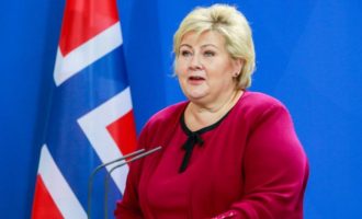 Η νορβηγική Αστυνομία ανακρίνει την πρωθυπουργό Έρνα Σόλμπεργκ για κορωνοπάρτι