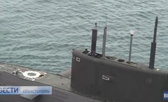 Δεν είναι συνηθισμένο: Όλα τα ρωσικά υποβρύχια στη Μαύρη Θάλασσα σε «αποστολές» – Θρίλερ με ένα από αυτά