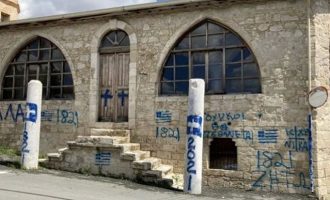Χρήσιμη υπηρεσία στον Ερντογάν ο βανδαλισμός τζαμιού στην Κύπρο