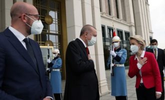 Τόμας Αβενάριους: «Οι Ευρωπαίοι φοβούνται τους Τούρκους μέχρι σήμερα»