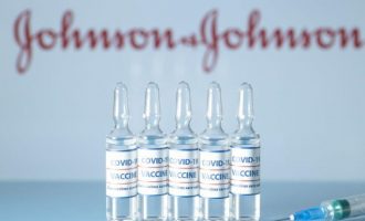 Ισπανία: Τρίτη δόση με Moderna ή Pfizer για όσους έχουν εμβολιασθεί με Johnson & Johnson