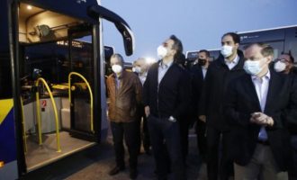 Κίνημα Αλλαγής: Ακατάλληλα τα 40 λεωφορεία που παρέλαβε ο Μητσοτάκης