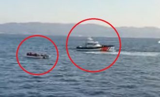 Δείτε σε βίντεο τουρκική ακταιωρό να συνοδεύει φουσκωτό με αλλοδαπούς στα ελληνικά ύδατα