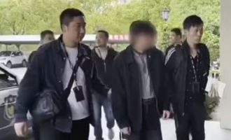 Κινέζος πούλησε το γιο του για 24.000 δολάρια για να πάει ταξίδι με την κοπέλα του