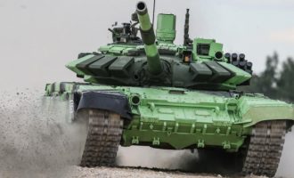 H Ρωσία παρέδωσε στη Σερβία άρματα μάχης και τεθωρακισμένα οχήματα