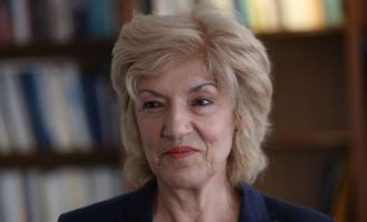 Σία Αναγνωστοπούλου: Η κ. Μενδώνη είναι υπόλογη για την καταστροφή μέλους της Ακρόπολης
