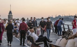 Λιγότερα από 20.000 τα ημερήσια κρούσματα στην Τουρκία