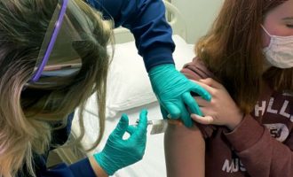 Ισπανία, Γαλλία, Ιταλία και Γερμανία ξεκινάνε τους εμβολιασμούς εφήβων