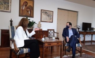 Γαλλίδα Πρέσβειρα: Είμαστε πλήρως δεσμευμένοι στο πλαίσιο λύσης του ΟΗΕ για την Κύπρο