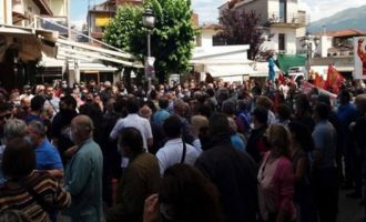 Απεργία: Χτύπησαν τον πρώην βουλευτή του ΣΥΡΙΖΑ Χρήστο Μαντά στα Ιωάννινα (βίντεο)