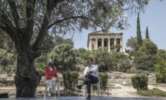 ΣΥΡΙΖΑ: Όσους βολικούς μονολόγους και να κάνει ο Μητσοτάκης οι πολίτες δεν τον ακούνε