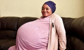 Παγκόσμιο ρεκόρ: 37χρονη από τη Νότια Αφρική γέννησε δέκα παιδιά