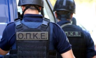 Φωτιά: Ρομά έκαναν πλιάτσικο σε εργοστάσιο στον Ασπρόπυργο – Λιθοβόλησαν και τραυμάτισαν έξι αστυνομικούς