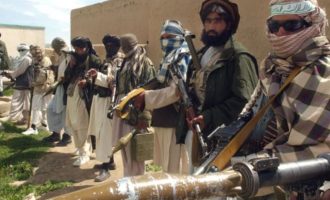 Οι Ταλιμπάν «θερίζουν» Αφγανούς στρατιώτες ενώ τα δυτικά στρατεύματα αποχωρούν από τη χώρα