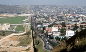 Ο κυβερνήτης του Τέξας θα ανακοινώσει την ανέγερση «αντιμεταναστευτικού» τείχους στα σύνορα με το Μεξικό