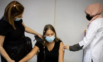 Εμβολιασμένοι το 42% των νέων κρουσμάτων στο Ισραήλ τη Δευτέρα