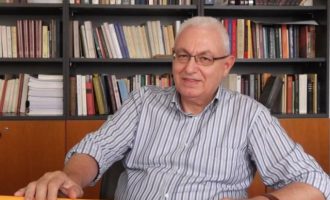 Απαγχονισμένος στο γραφείο του βρέθηκε ο πρόεδρος του Κέντρου Ελληνικής Γλώσσας Ιωάννης Καζάζης