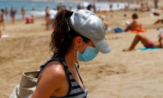 Η Κύπρος επαναφέρει τις μάσκες – Στο Μητσοτακιστάν «εξαφανίζουν» τα κρούσματα