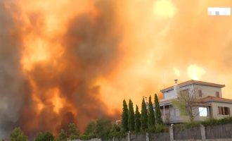 Καίγεται η Δροσοπηγή – Απειλούνται Κρυονέρι, Ιπποκράτειος Πολιτεία