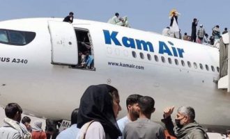 «Άνοιξε» το αεροδρόμιο της Καμπούλ – Μόλις επτά άτομα απομάκρυνε το γερμανικό μεταγωγικό