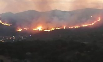 Πυρκαγιά 40 χλμ ανατολικά της Ρώμης – Εκκενώνονται μικρές κοινότητες