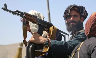 Πακιστανός ΥΠΕΞ: Το Αφγανιστάν βρίσκεται «στα πρόθυρα οικονομικής κατάρρευσης»