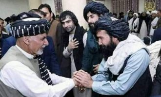 Ο Ασράφ Γκάνι δέχτηκε αντιπροσωπεία των Ταλιμπάν – Ξεκινάνε συνομιλίες στο Κατάρ για τη μεταβίβαση της εξουσίας