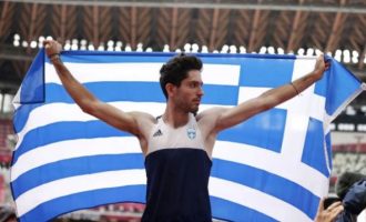 O Μίλτος Τεντόγλου χρυσός Ολυμπιονίκης: «Ένα απλό αλματάκι» του χάρισε την αθανασία