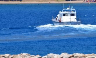 Θρίλερ στον Σχοινιά: Εντοπίστηκε πτώμα άνδρα στη θάλασσα με βαρίδι στο πόδι