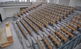 Κορωνοϊός: Εξ αποστάσεως και όχι διά ζώσης τα μαθήματα στη Νομική Σχολή Αθηνών