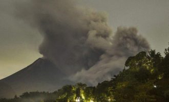 Τρόμος στην Ισπανία: Εξερράγη το ηφαίστειο Κούμπρε Βιέχα στο νησί Λα Πάλμα (βίντεο)