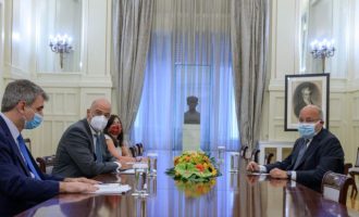 Ο Δένδιας συναντήθηκε με τον πρεσβευτή της Αιγύπτου – Στενά η Ελλάδα με τους Άραβες στον ΟΗΕ